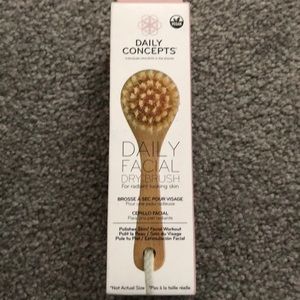 Daily Concepts Daily Facial Dry Brush